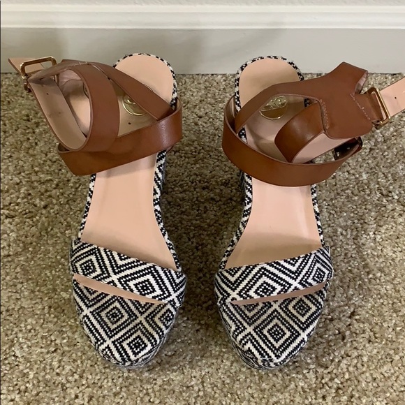 Exé Printed Wedges - Picture 3 of 4